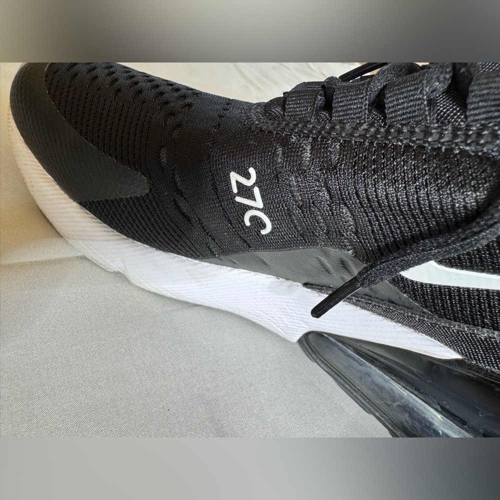 Nike Black and White Sneakers woman size 7